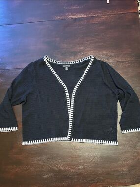 Black Open-Front Textured Sweater with White Trim